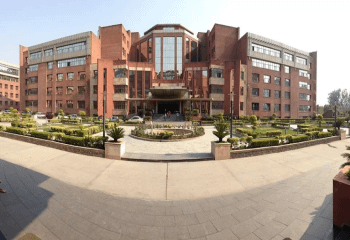 Amity University, Noida | Highlights| Location and Infrastructure| Placements| Awards and Rankings| Courses and Specializations| Eligibility Criteria| Fee Structure| Admission Process